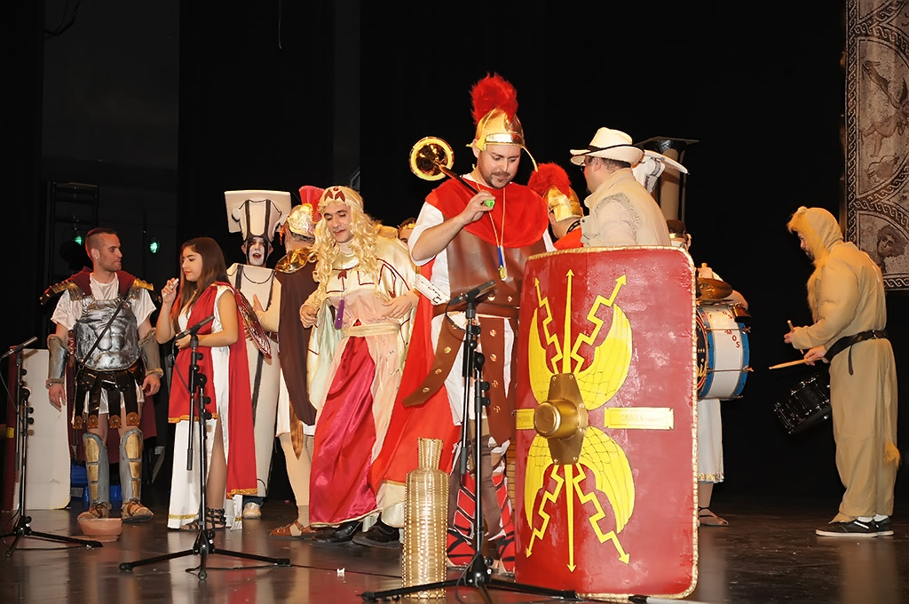 Imagen de El Ayuntamiento de Linares presentan las bases del cartel del Carnaval