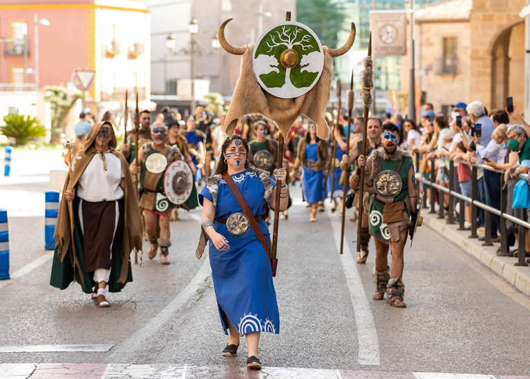 El Área de Turismo convoca un concurso para la selección del cartel de las Fiestas Ibero Romanas de Cástulo 2025