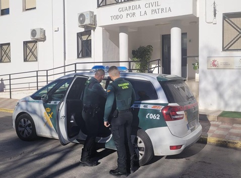 La Guardia Civil detiene a una persona como presunto autor de un delito contra la salud pública