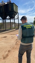 La Guardia Civil investiga a tres personas por delitos de falsificación de documento público y apropiación indebida de aceituna