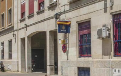 Imagen de La Policía Nacional detiene a una mujer que siguió a una anciana desde el banco hasta su domicilio sustrayéndole al descuido en el interior del ascensor 3.000€