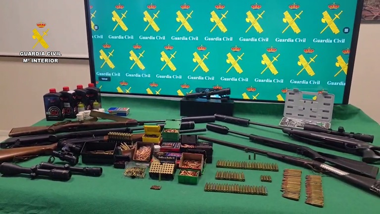 La Guardia Civil ha desarticulado una trama delictiva dedicada al tráfico de armas en la provincia de Jaén