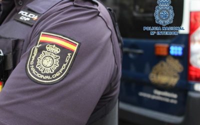 Imagen de La Policía Nacional detiene a una mujer que tenía escondido a su hijo tras fugarse este del centro de menores donde se encontraba tutelado