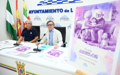 Imagen de Las actividades musicales programadas en honor al Día de los Abuelos son presentadas por el concejal de Turismo.