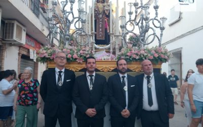 Imagen de Salió Nuestra Señora del Carmen por las calles de Linares.