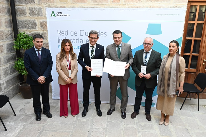 Imagen de Del Olmo subraya la apuesta por la recuperación industrial de Linares y la atracción de proyectos para ser una ciudad competitiva